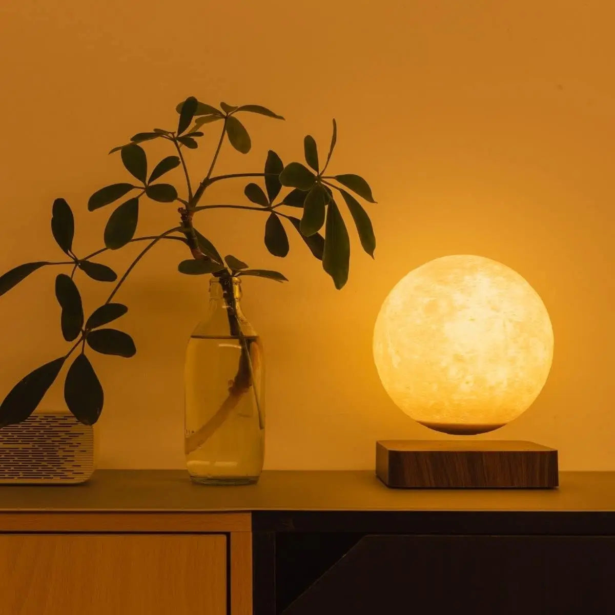 Decordable - Levitating Moon Lamp